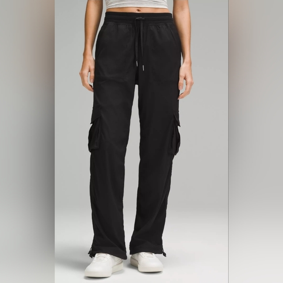 Lululemon Dance Studio Women's Black Cargo Pants Suze 6 - Picture 1 of 5